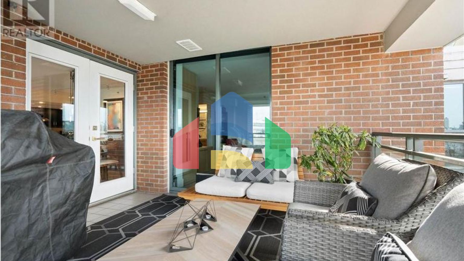 Residential - Condo/Apartment - Vancouver, Canada - Canada