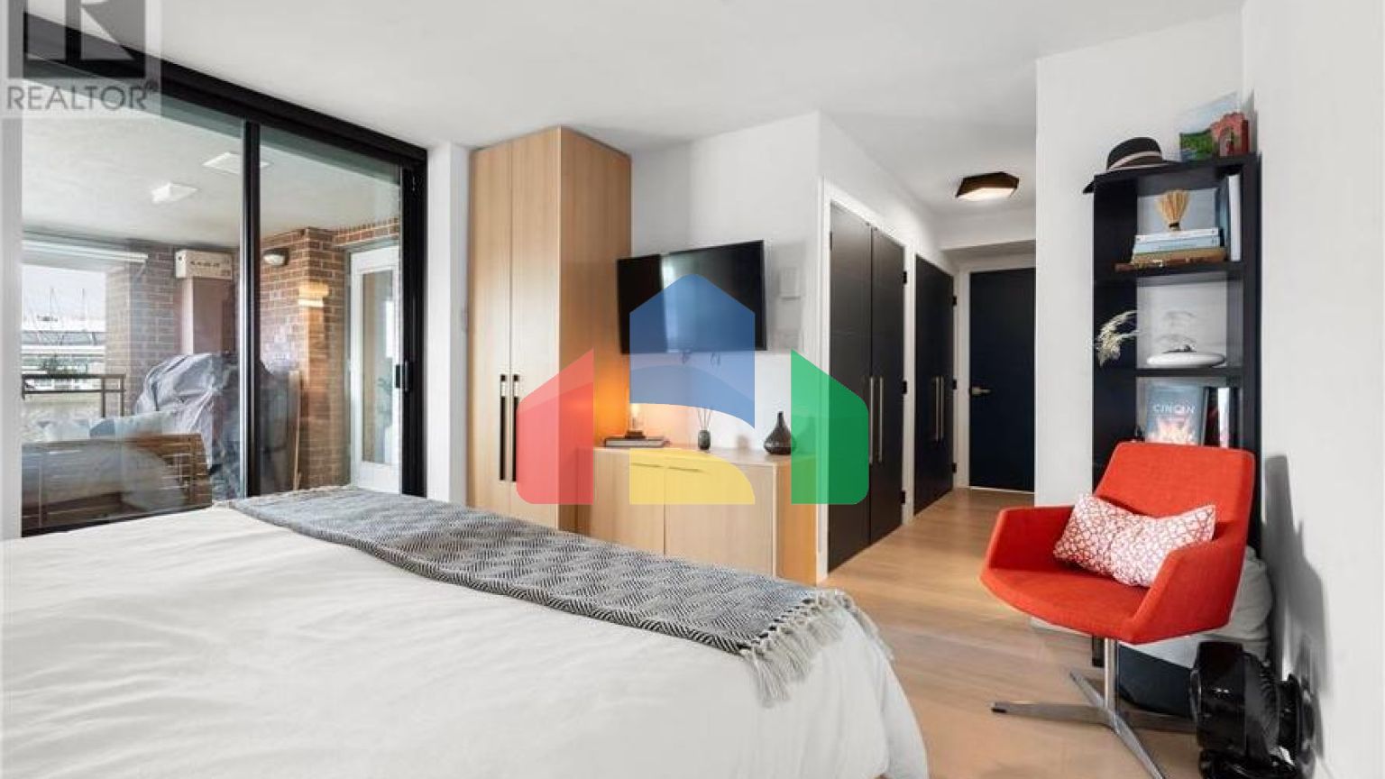 Residential - Condo/Apartment - Vancouver, Canada - Canada