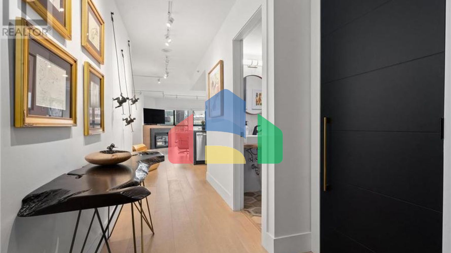 Residential - Condo/Apartment - Vancouver, Canada - Canada