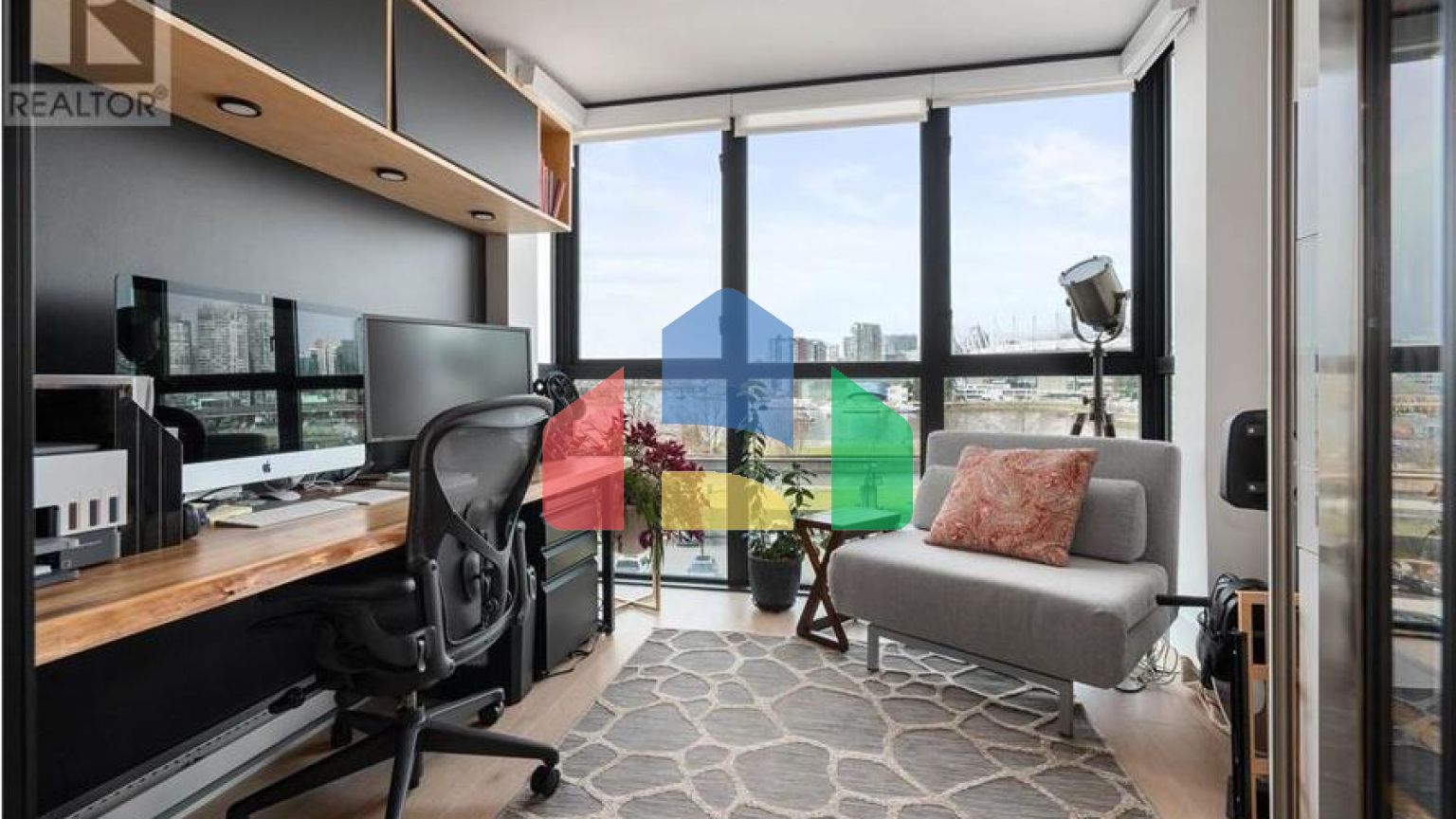 Residential - Condo/Apartment - Vancouver, Canada - Canada