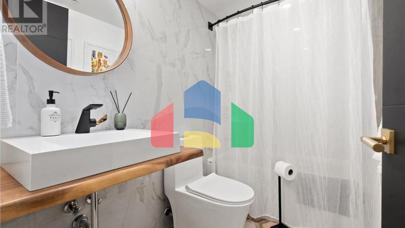 Residential - Condo/Apartment - Vancouver, Canada - Canada