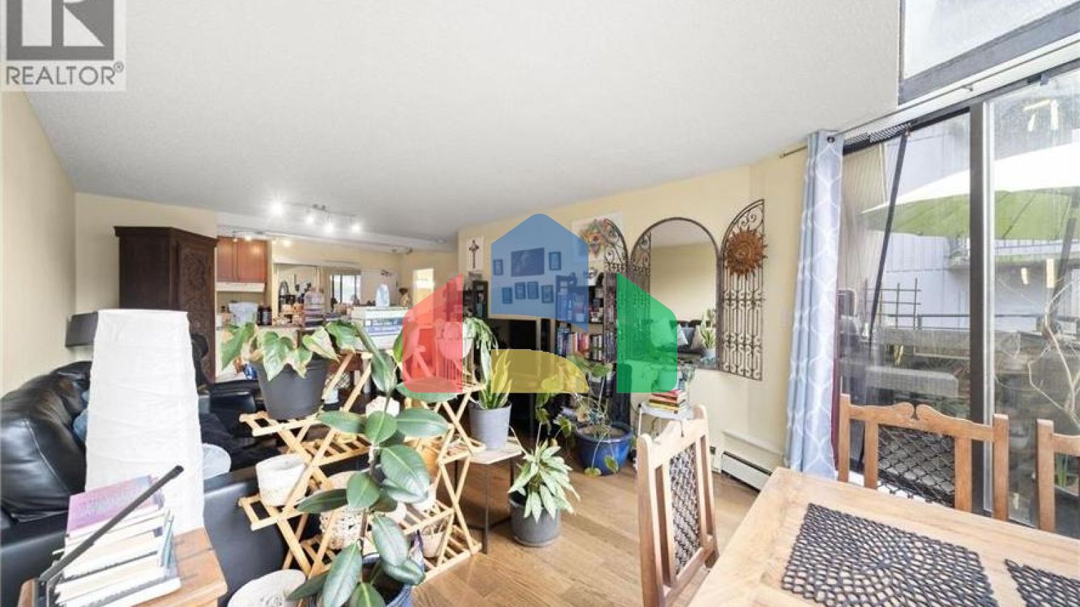 Residential - Single Family Home - Vancouver, Canada - Canada