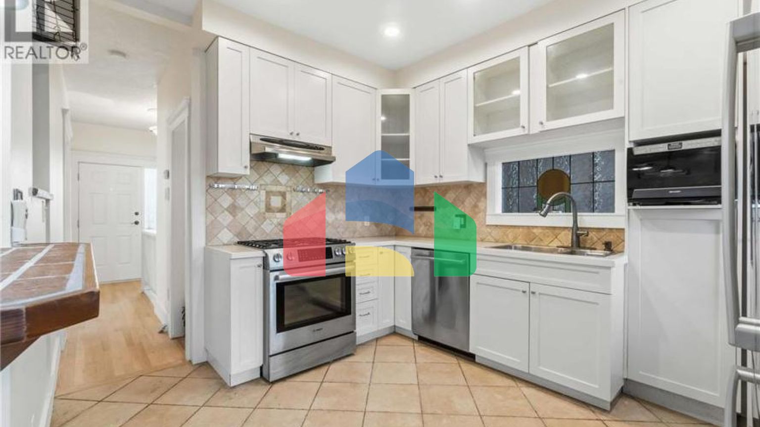 Residential - Single Family Home - Vancouver, Canada - Canada