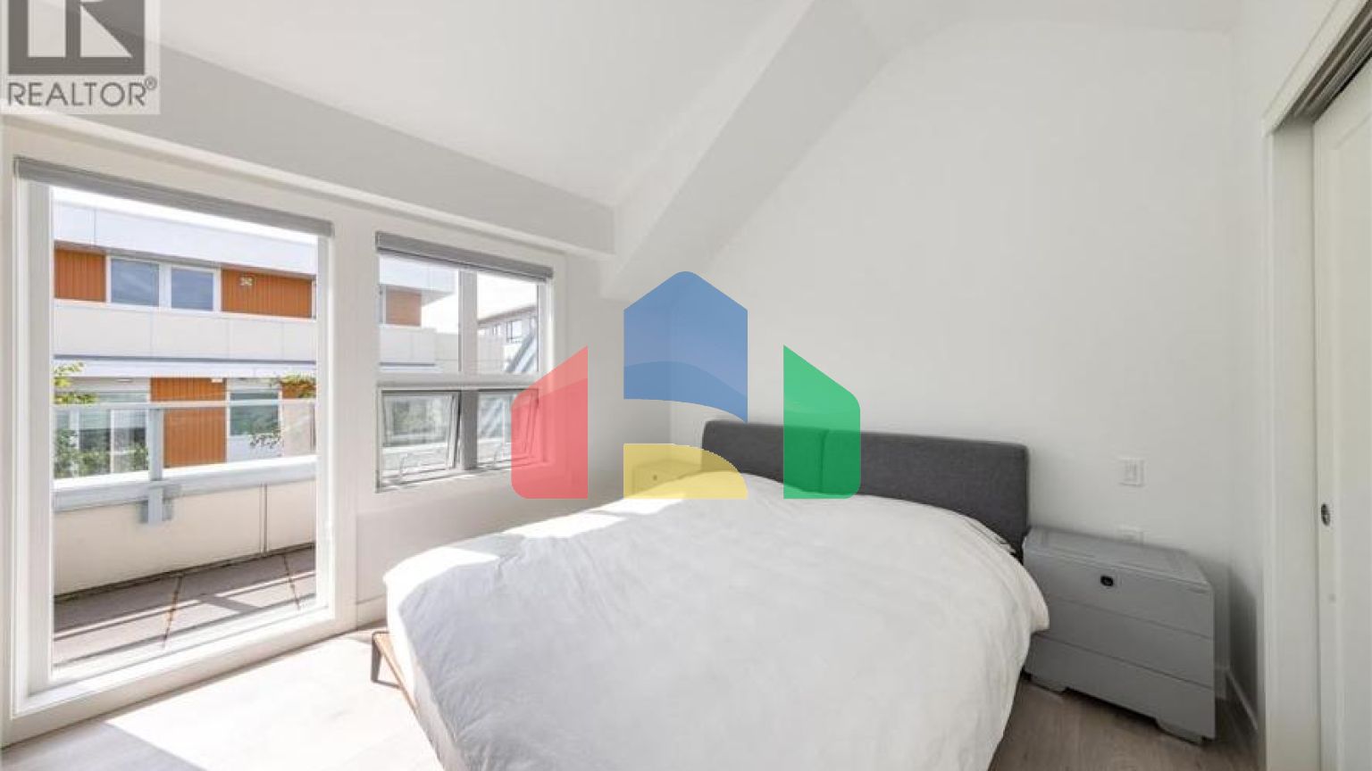 Residential - Townhouse - Vancouver, Canada - Canada