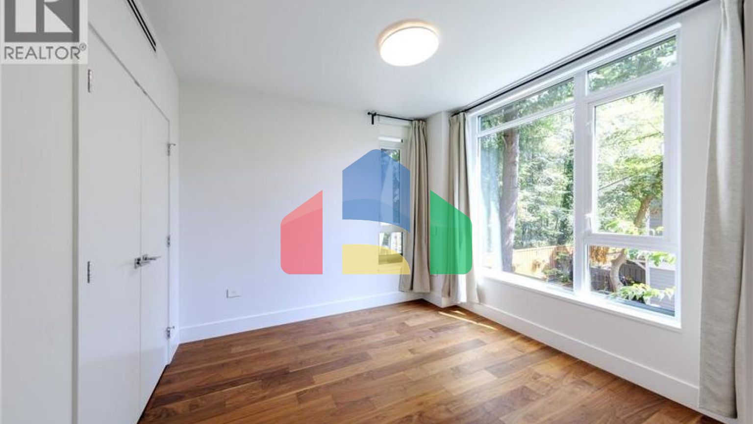 Residential - Single Family Home - Vancouver, Canada - Canada