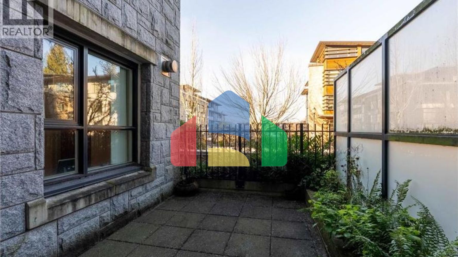 Residential - Townhouse - Vancouver, Canada - Canada