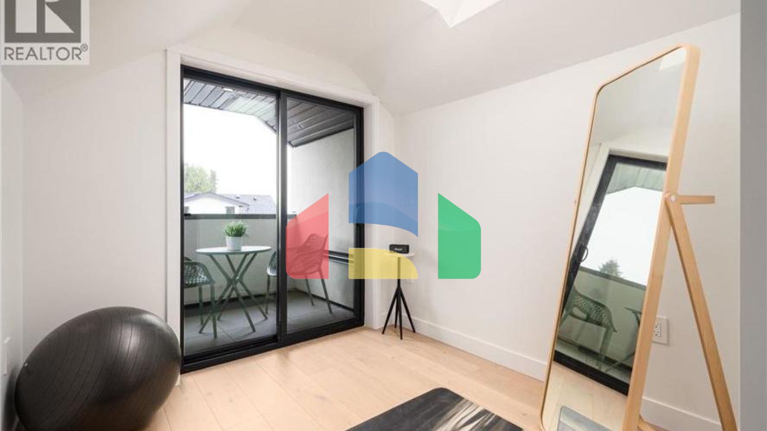 Residential - Single Family Home - Vancouver, Canada - Canada