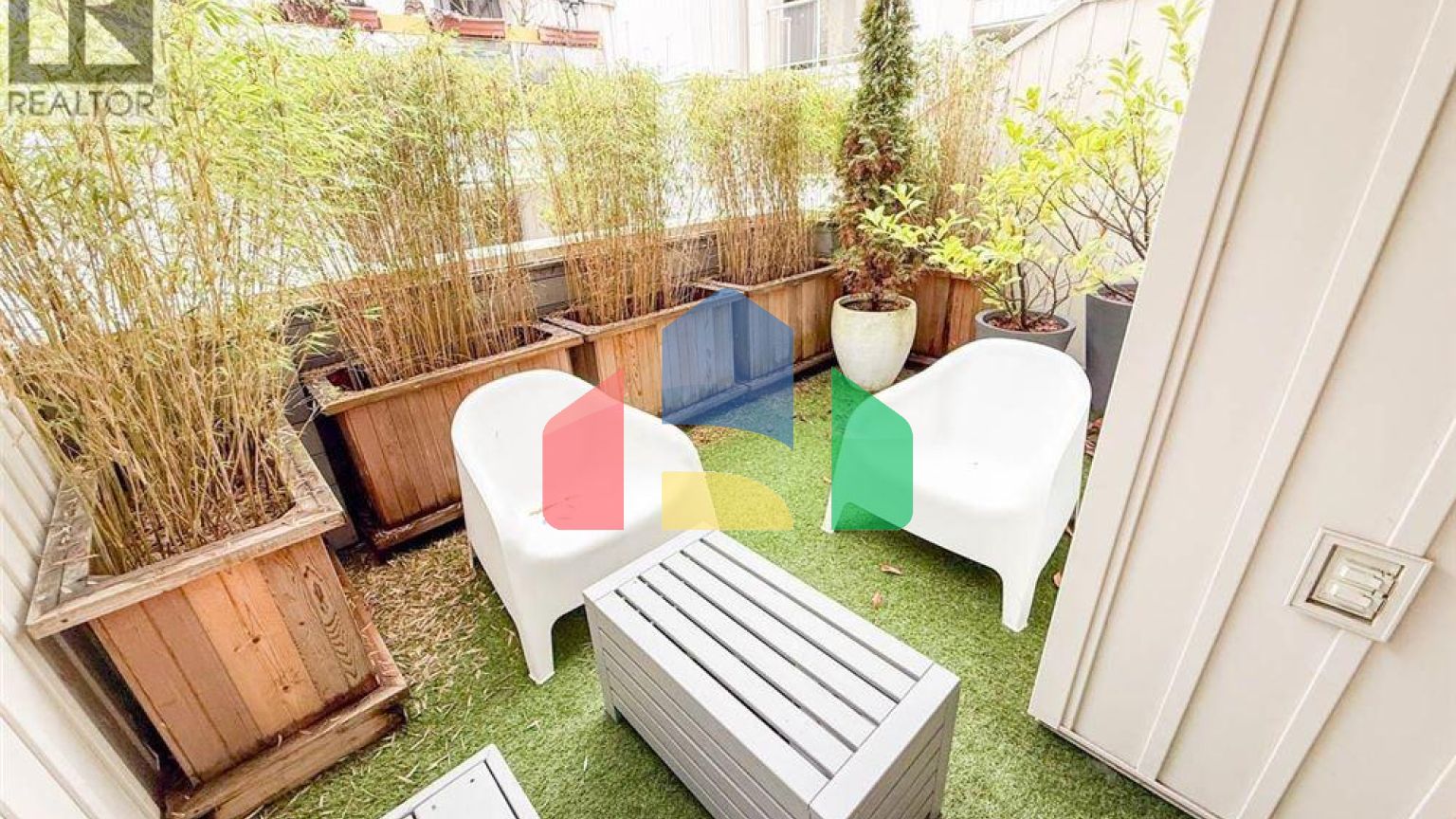 Residential - Townhouse - Vancouver, Canada - Canada