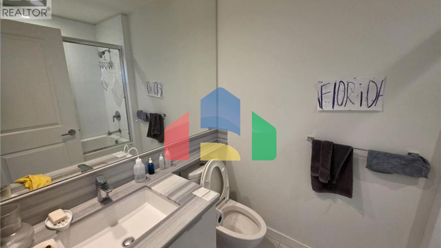 Residential - Condo/Apartment - Vancouver, Canada - Canada