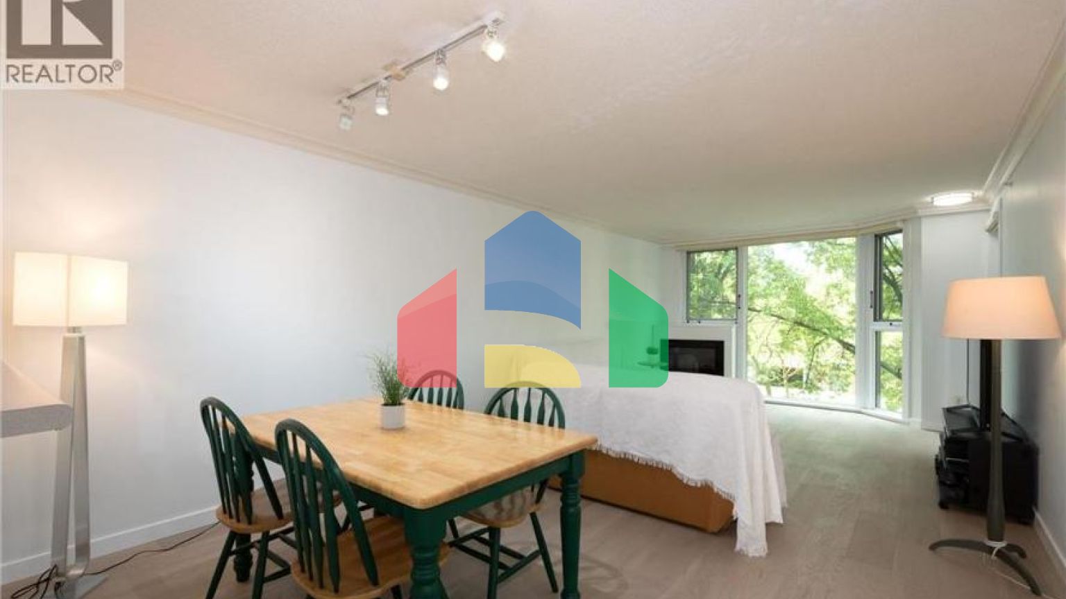 Residential - Single Family Home - Vancouver, Canada - Canada