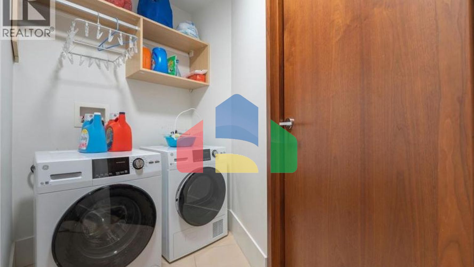 Residential - Single Family Home - Vancouver, Canada - Canada