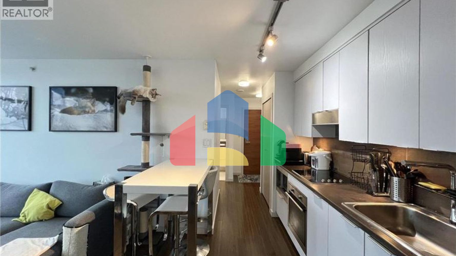 Residential - Single Family Home - Vancouver, Canada - Canada