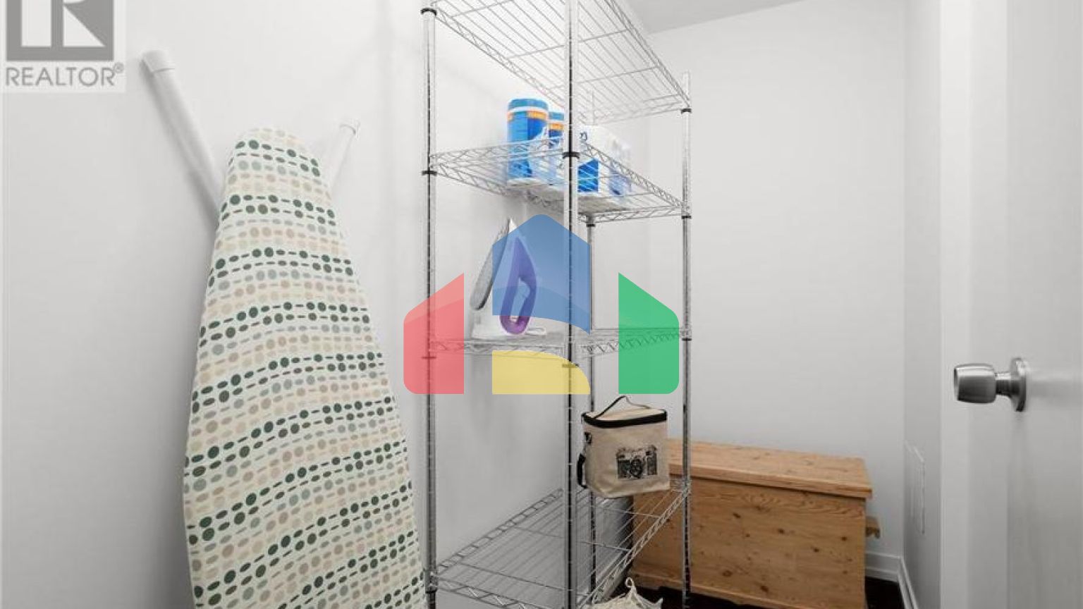 Residential - Condo/Apartment - Vancouver, Canada - Canada