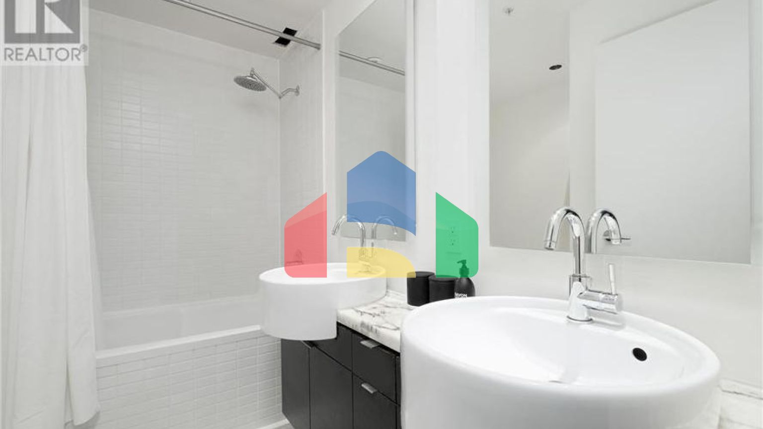 Residential - Condo/Apartment - Vancouver, Canada - Canada