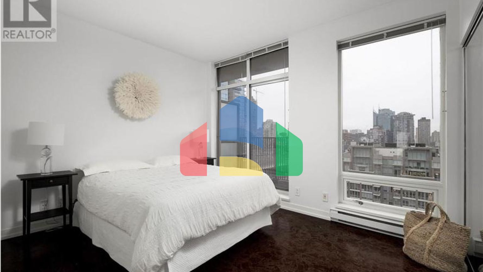 Residential - Condo/Apartment - Vancouver, Canada - Canada