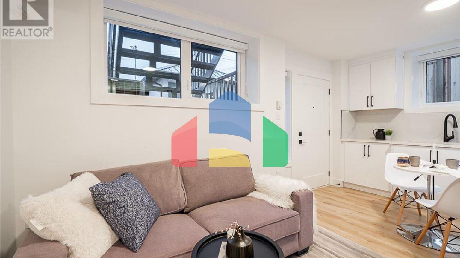 Residential - Condo/Apartment - Vancouver, Canada - Canada