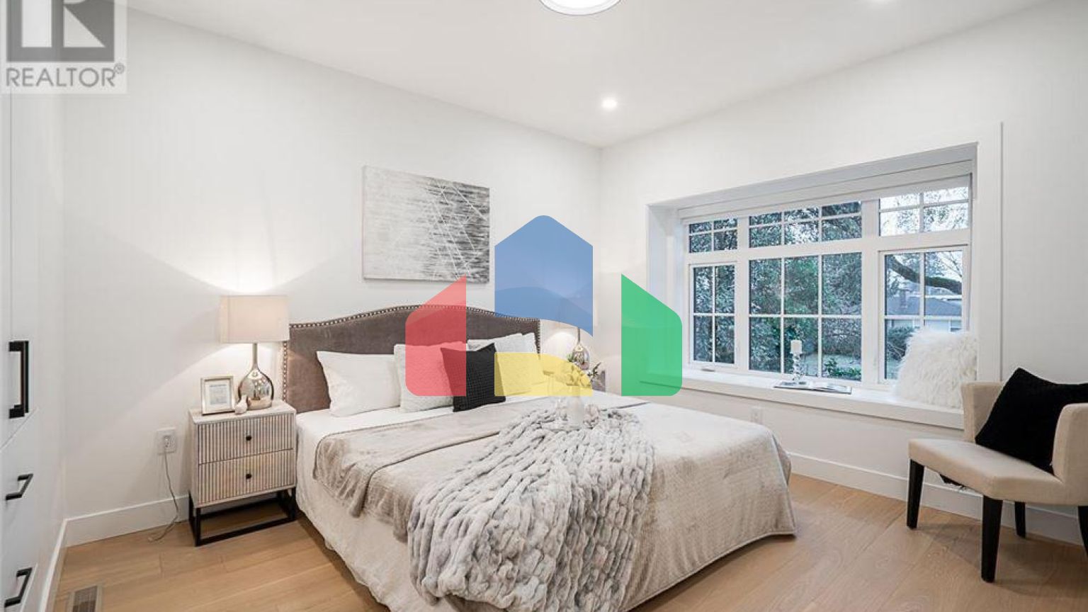 Residential - Condo/Apartment - Vancouver, Canada - Canada