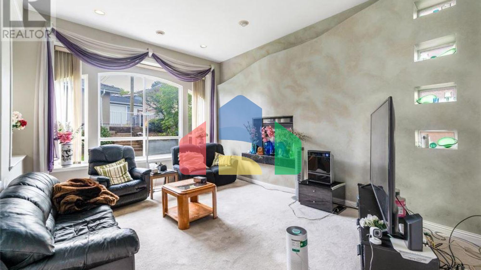 Residential - Single Family Home - Vancouver, Canada - Canada