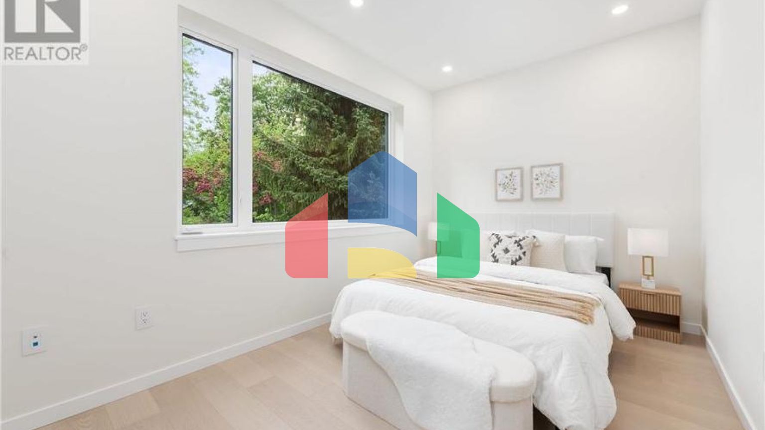 Residential - Condo/Apartment - Vancouver, Canada - Canada