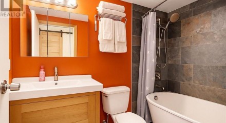 Residential - Condo/Apartment - Vancouver, Canada - Canada