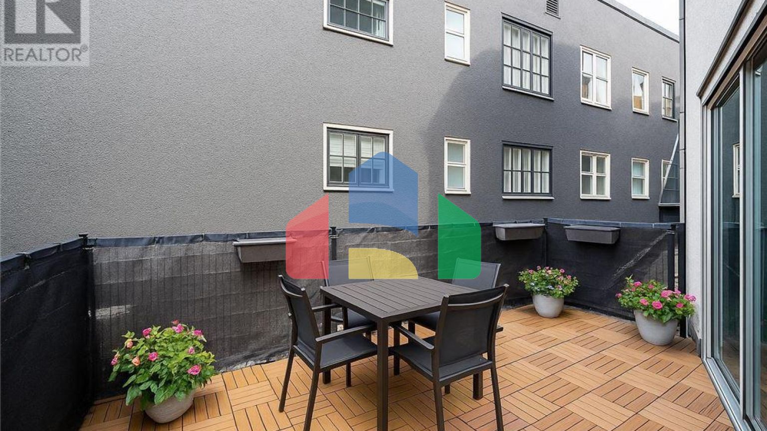 Residential - Condo/Apartment - Vancouver, Canada - Canada