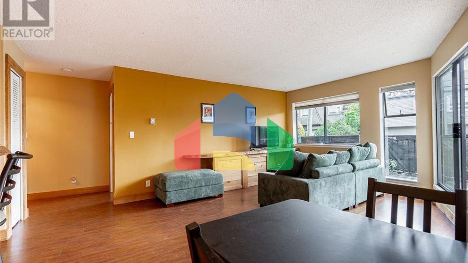 Residential - Condo/Apartment - Vancouver, Canada - Canada