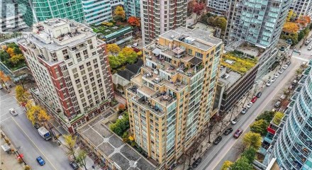 Residential - Condo/Apartment - Vancouver, Canada - Canada
