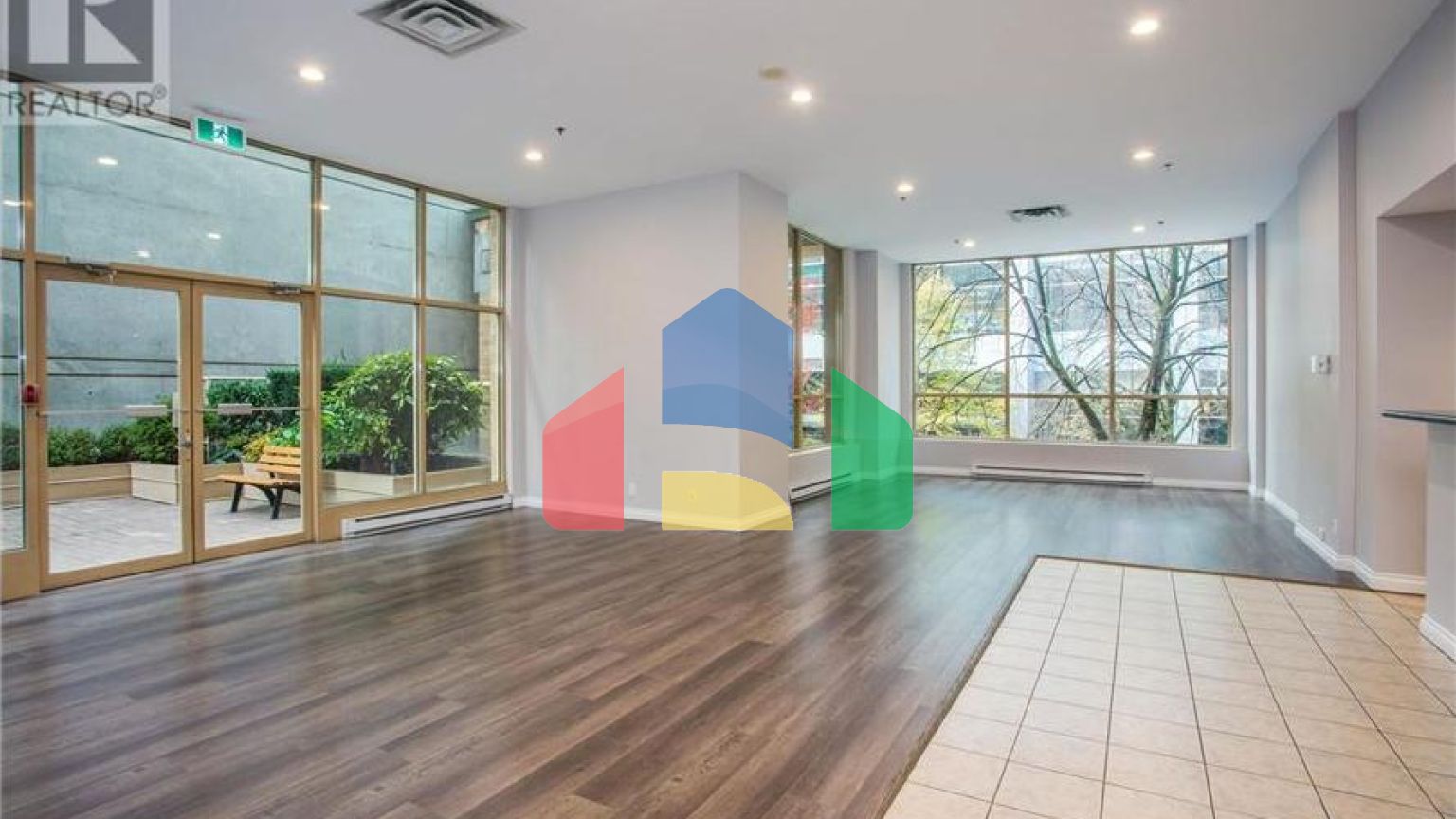 Residential - Condo/Apartment - Vancouver, Canada - Canada