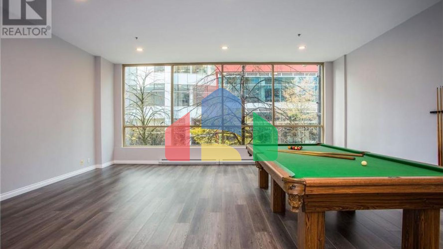 Residential - Condo/Apartment - Vancouver, Canada - Canada