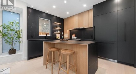 Residential - Condo/Apartment - Vancouver, Canada - Canada