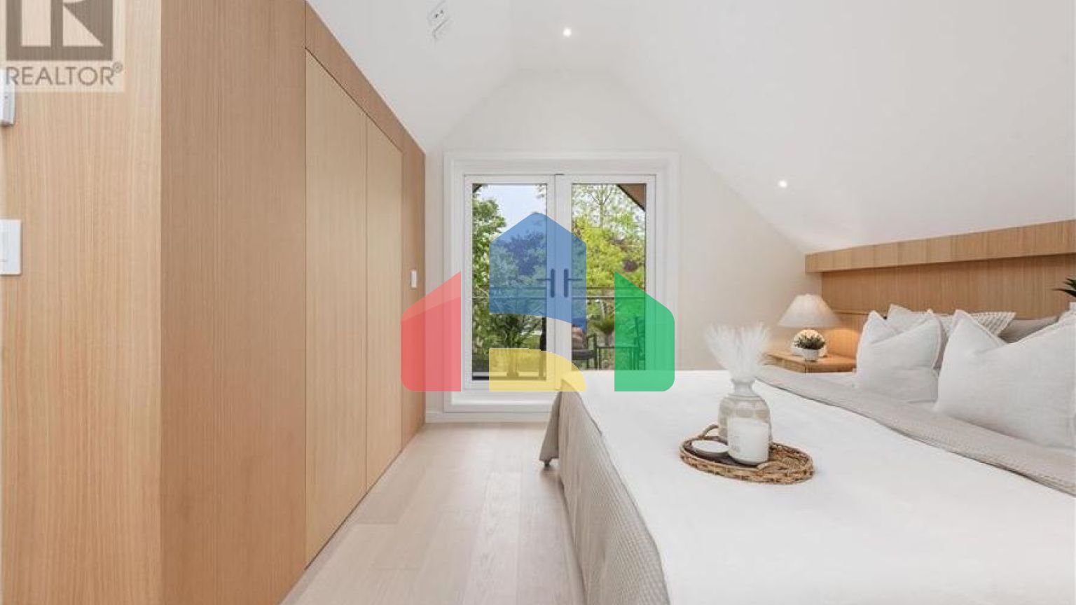 Residential - Condo/Apartment - Vancouver, Canada - Canada