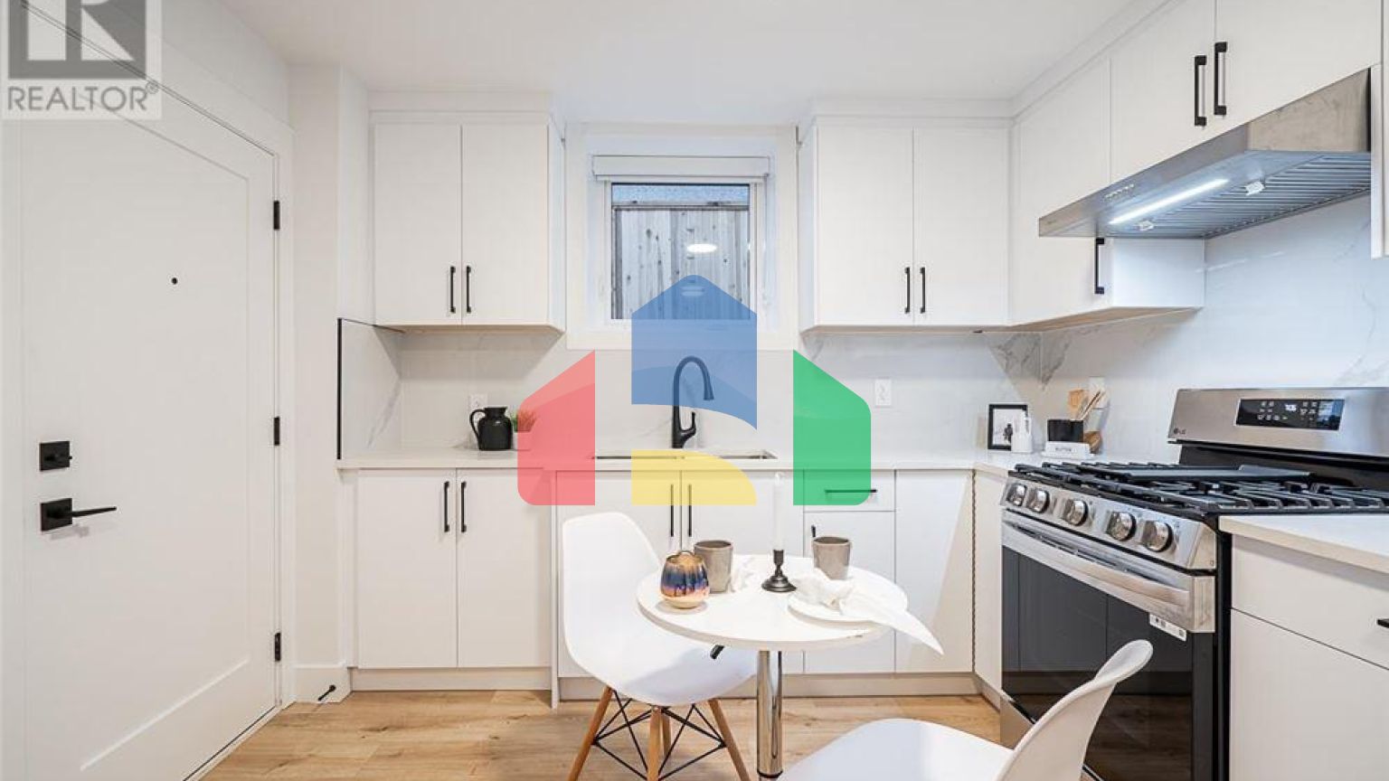 Residential - Condo/Apartment - Vancouver, Canada - Canada