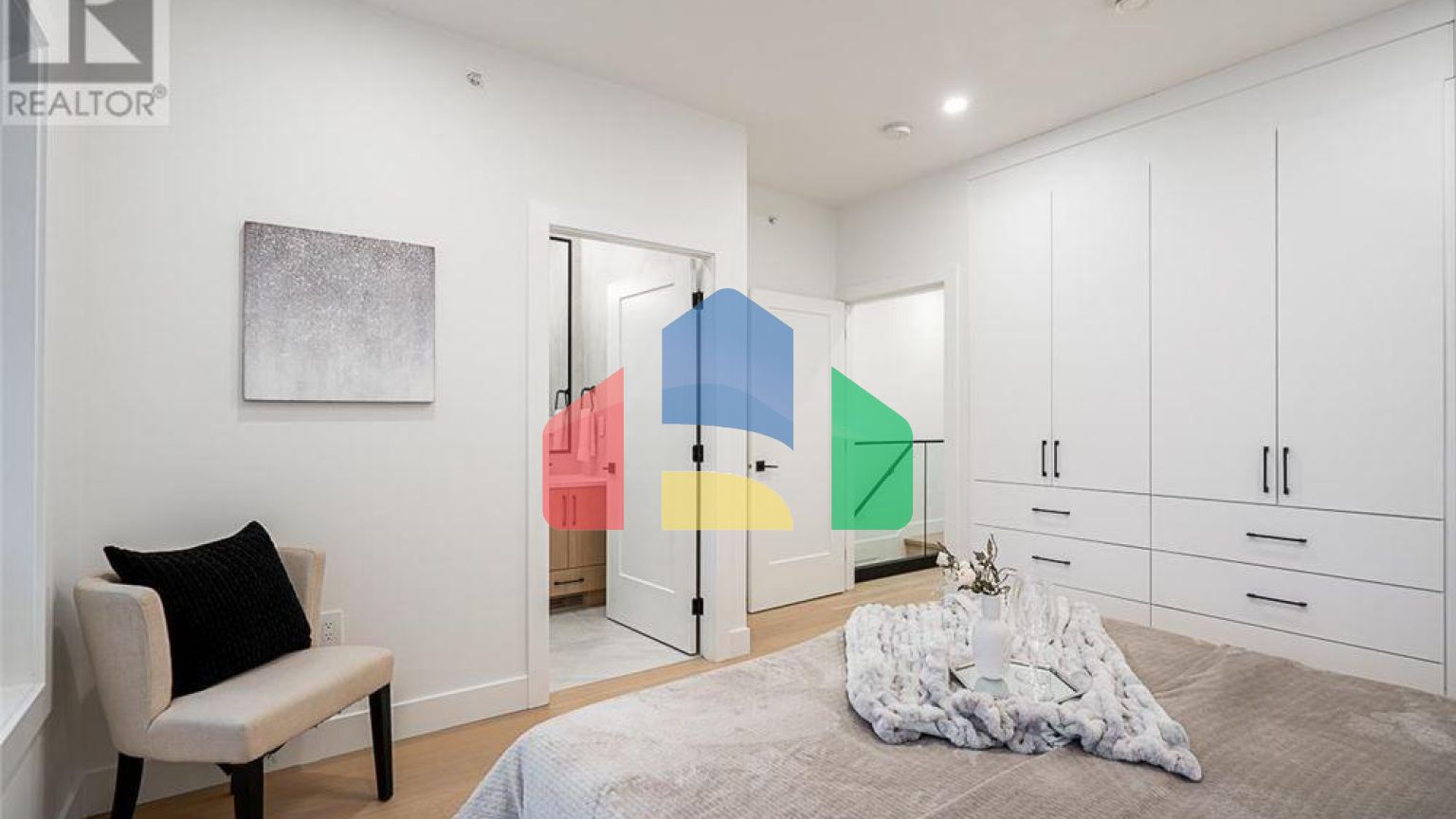 Residential - Condo/Apartment - Vancouver, Canada - Canada