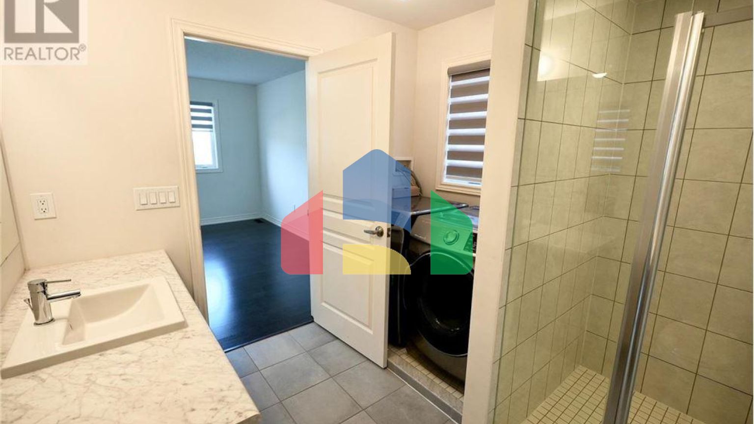 Residential - Single Family Home - Vaughan, Canada - Canada