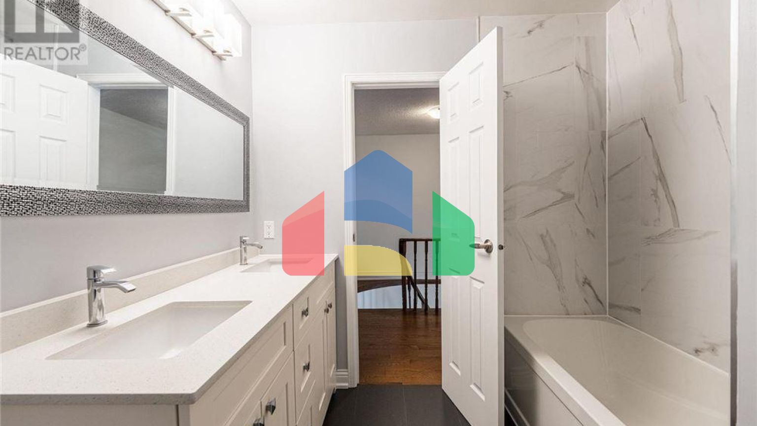 Residential - Single Family Home - Vaughan, Canada - Canada