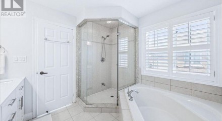 Residential - Single Family Home - Vaughan, Canada - Canada