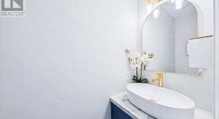 Residential - Single Family Home - Vaughan, Canada - Canada