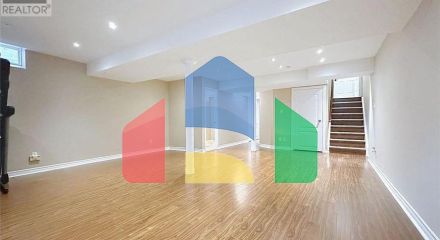 Residential - Single Family Home - Vaughan, Canada - Canada