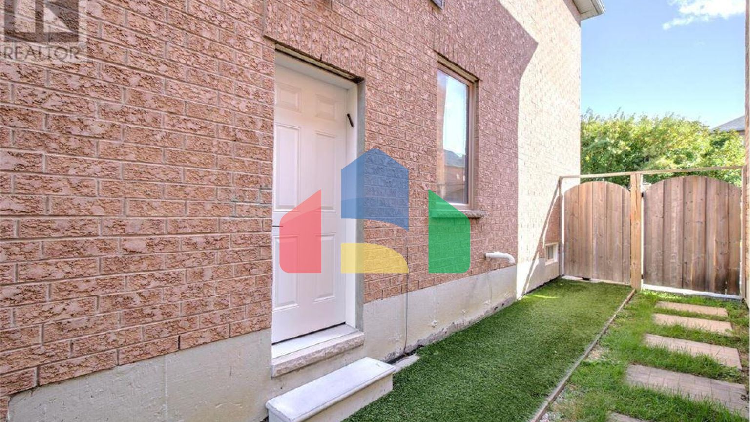 Residential - Single Family Home - Vaughan, Canada - Canada