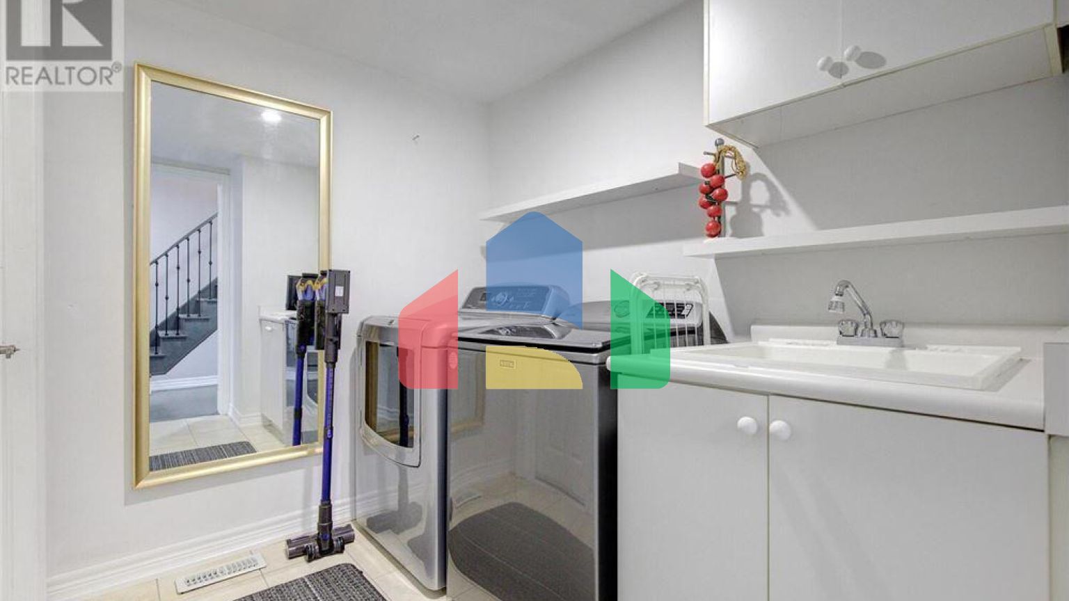 Residential - Single Family Home - Vaughan, Canada - Canada