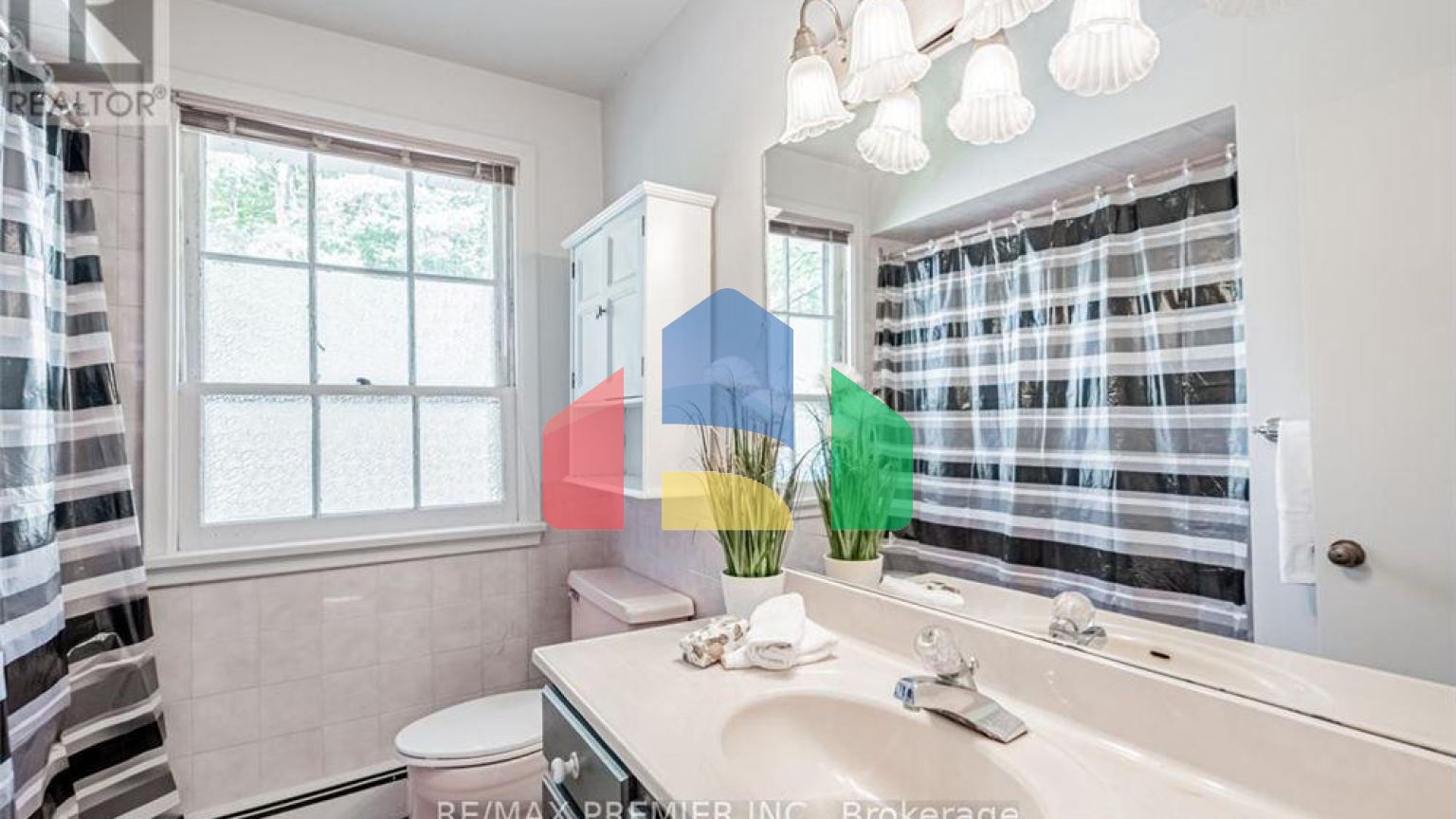 Residential - Single Family Home - Vaughan, Canada - Canada