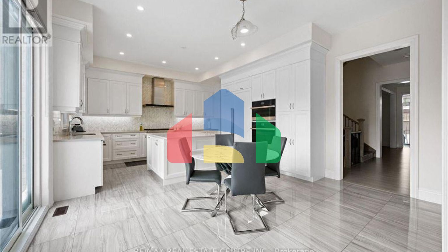 Residential - Single Family Home - Vaughan, Canada - Canada