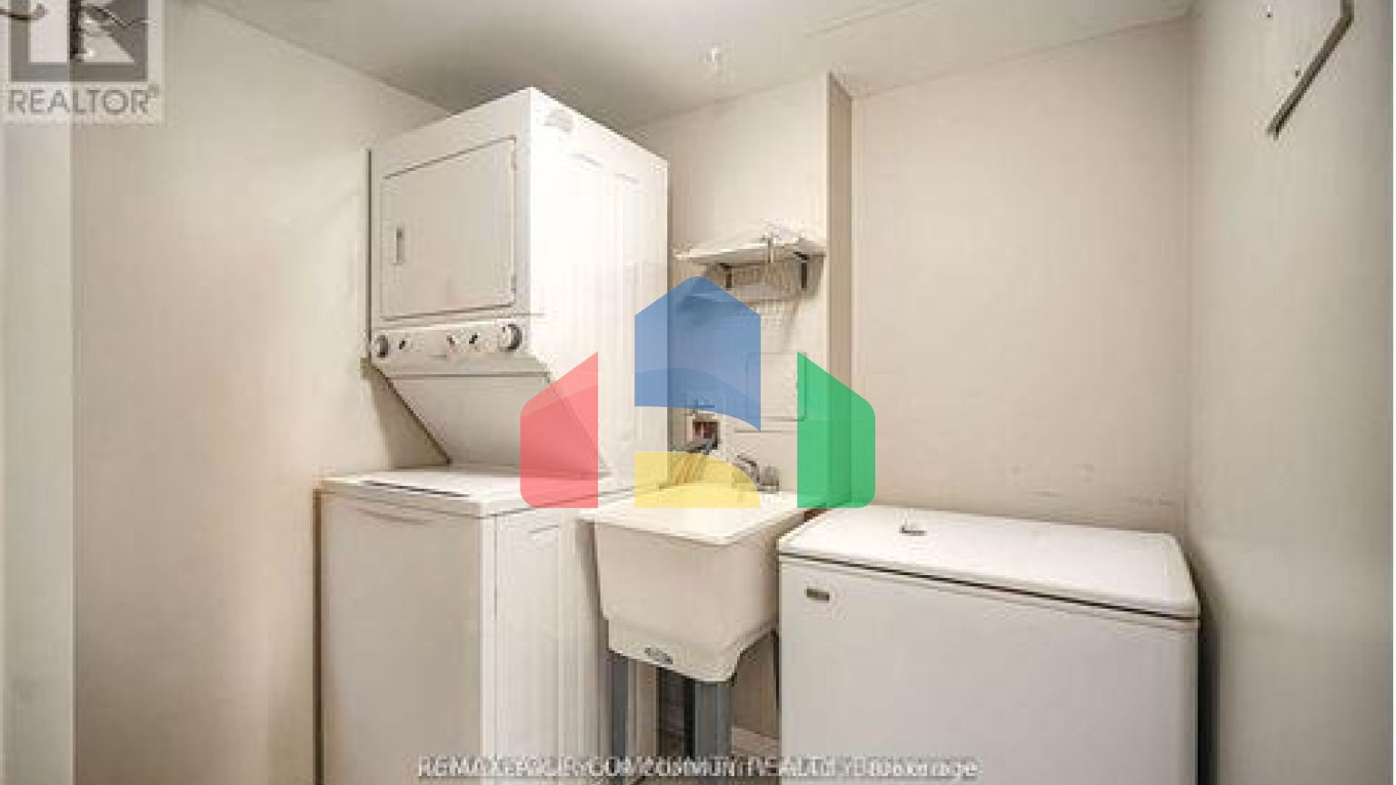 Residential - Single Family Home - Vaughan, Canada - Canada