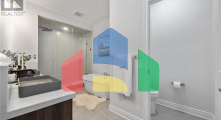 Residential - Single Family Home - Vaughan, Canada - Canada