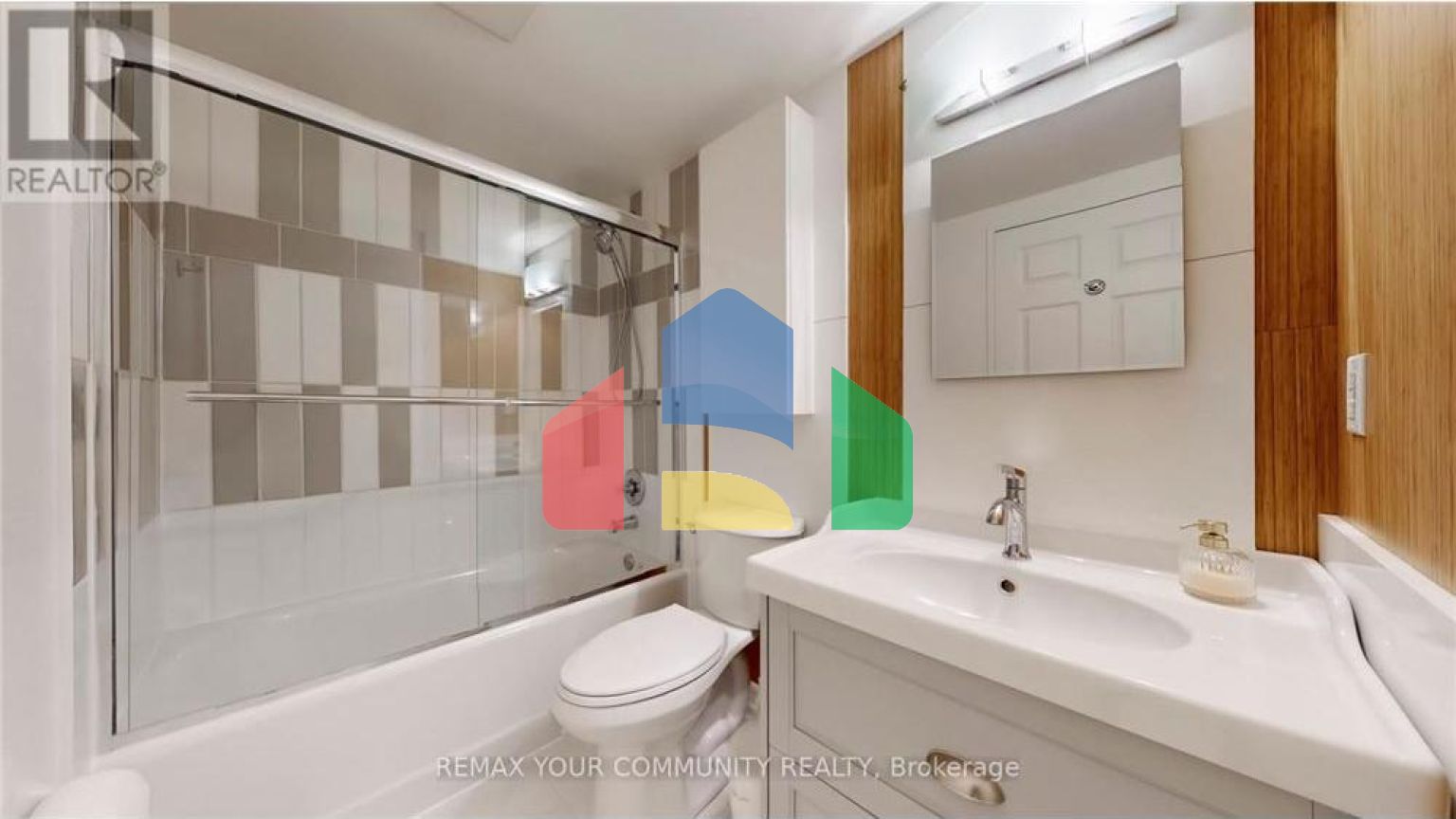 Residential - Single Family Home - Vaughan, Canada - Canada