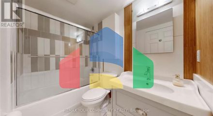 Residential - Single Family Home - Vaughan, Canada - Canada