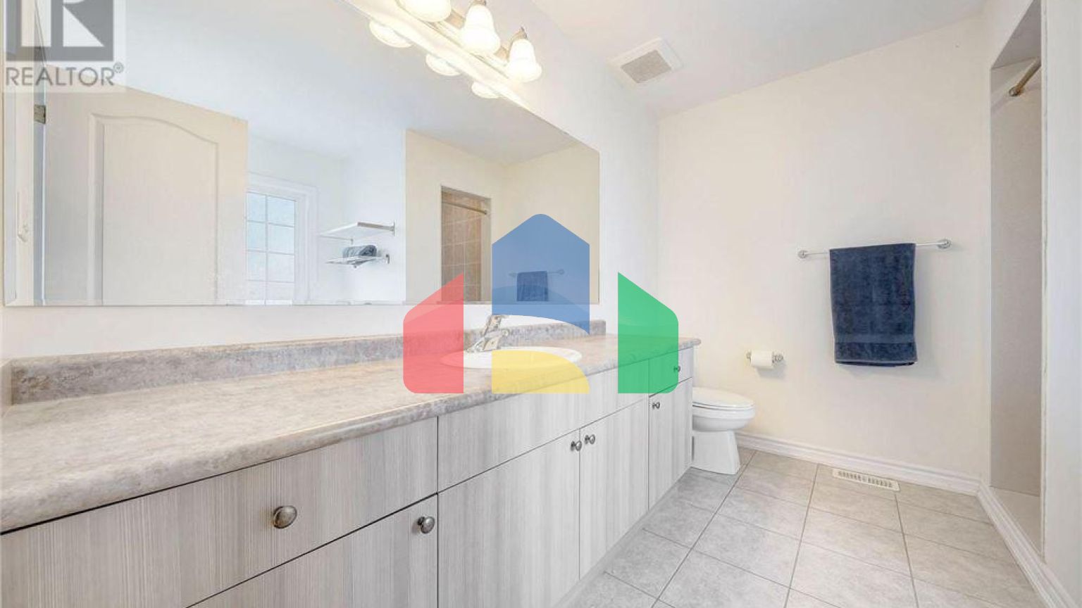 Residential - Single Family Home - Vaughan, Canada - Canada