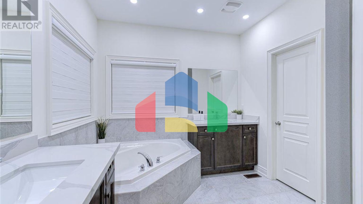 Residential - Single Family Home - Vaughan, Canada - Canada