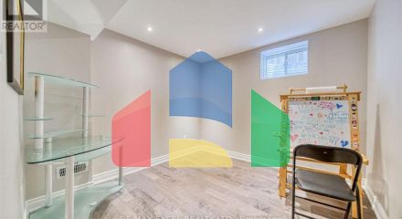 Residential - Single Family Home - Vaughan, Canada - Canada