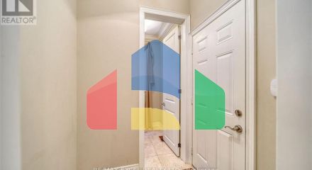 Residential - Single Family Home - Vaughan, Canada - Canada